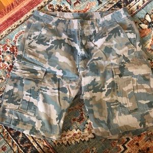 Men’s camo cargo shorts